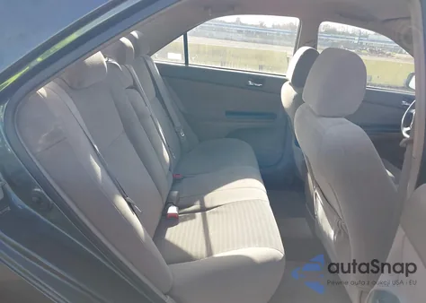 2005 Toyota Camry Le z USA, uszkodzony, nr VIN 4T1BE32K05U094290